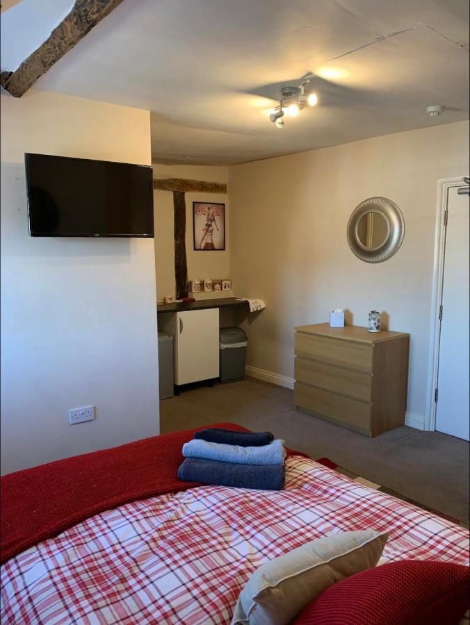 Studio Double. Own Bathroom, Shared Kitchen Bewdley Exteriör bild